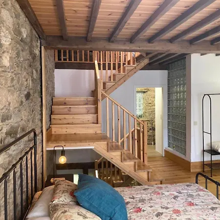 Дом отдыха Casa Historica De Piedra En El Camino De Santiago Пуэнтедеуме